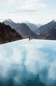 Superbe Boutique Hotel Dans Les Dolomites Sud Tyrol Italie Merano Wonderful Boutique Hotel And His Infinity Pool In The D Travel Places To Travel Hotel Pool
