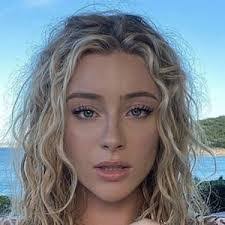 Daisy Keen's Instagram, Twitter & Facebook