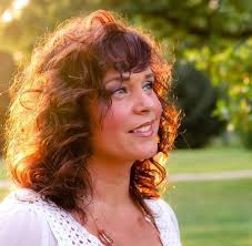 Jennifer Spry's Instagram, Twitter & Facebook