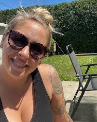 Lori Lavigne's Instagram, Twitter & Facebook