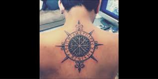 Top 50 Des Plus Beaux Tatouages De Boussole