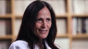 Elizabeth Forrest's Instagram, Twitter & Facebook