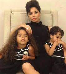 11 september at 13:17 ·. Ø¨Ø§Ù„ØµÙˆØ± Ø´ÙŠØ±ÙŠÙ† Ø¹Ø¨Ø¯ Ø§Ù„ÙˆÙ‡Ø§Ø¨ Ø¨Ø§Ù„Ø£Ø³ÙˆØ¯ ÙˆØ£Ù„ÙˆØ§Ù† Ø§Ù„ØµÙŠÙ Ù…Ø¹ Ø§Ø¨Ù†ØªÙŠÙ‡Ø§ Ø§Ù„Ø¬Ù…Ø§Ù„ Ù†Øª