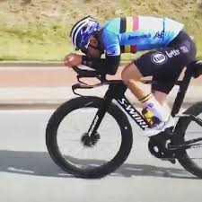 Remco evenepoel has one of the best tt positions in the world on a tt bike but his position and comfort. Jan Frodeno New Ironman World Swim Bike Run Taiwan