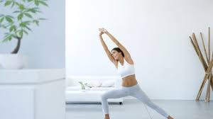 En cette période compliqué, la fédération française de lutte vous propose des séances de sport à réaliser à la maison pour garder la forme ! Sport A La Maison Applis Et Solutions Pour Garder La Forme L Express Styles
