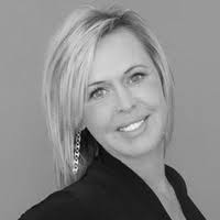 Kelli Tomlin, Sales Manager