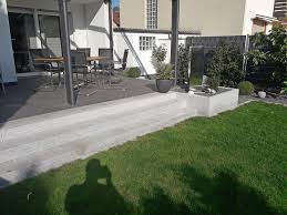Für treppen in wohngebäuden gilt nach din 18065 eine minimale stufenhöhe von 14 cm sowie eine maximale stufenhöhe von es geht um die höhe einer treppenstufe, in der regel 14 bis 19 zentimeter und um die breite der stufe. Treppen Plattierungen Honnert Garten Und Landschaftsbau