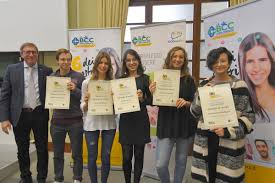 Nel 2017 il credito cooperativo ravennate e imolese estende la sua operatività anche al territorio forlivese con l'incorporazione della banca di forlì credito cooperativo. Forli La Bcc Premia I Ragazzi Meritevoli Bcc Ravennate Forlivese E Imolese