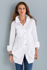 Camisetas Femininas Compridas Para Usar Com Legging Fashion Over Fifty Ultimate Fashion Essential The White Tunic Shirt Vestidos Estilosos Vestidos E Blusas