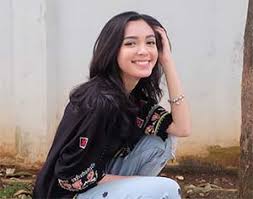 Claudia andhara merupakan artis sinetron. Biodata Nama Asli Pemeran Atin Di Sinetron Dunia Terbalik Akukenal Com