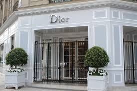 Usa 4 size s peachbumvintage $ 208.00. Boutique Dior Avenue Montaigne Dior Boutique Dior Store Avenue Montaigne