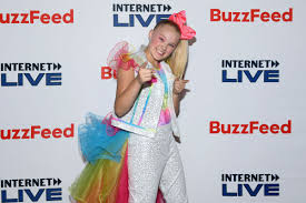 Jojo siwa is a young american internet celebrity and dancer, who was born in 2003 in nebraska. Jojo Siwa Teen Youtube Star Comes Out As Gay New York Daily News