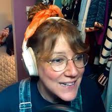 Sara Schaefer's Instagram, Twitter & Facebook