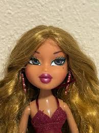 Bratz Step Out Meygan (Complete) Fashion Dolls