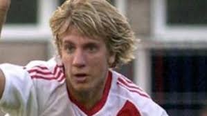 Admite negociaciones con River para fichar a Maxi López