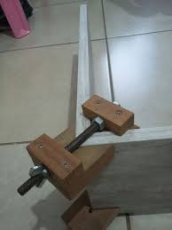 Use in cabinet making and building plywood boxes. Neat Corner Clamps Woodworkingtools Holzbearbeitungs Projekte Diy Holz Ideen Fur Projekte