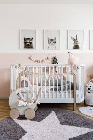 Hier gibt es tipps zu sicheren möbeln, liebevollen details und passenden farben für das babyzimmer richtig einrichten: Babyzimmer Einrichten Ein Traum Fur Kleine Madchen Kinderzimmer Kinderzimmerdeko Kinderzimmerinspo Bab Kinder Zimmer Babyzimmer Deko Babyzimmer Einrichten