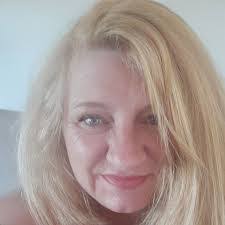 Heidi Fish's Instagram, Twitter & Facebook