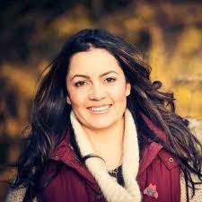 Juliana Davis's Instagram, Twitter & Facebook