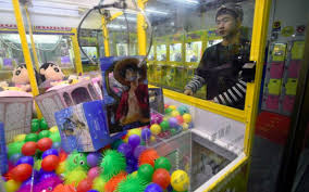 Rent our claw machine and watch the crowded lines up. Everyone S A Winner Taiwan S Claw Crane Craze Free Malaysia Today Fmt