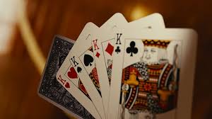 Lo scopo del gioco è di calare gruppi di carte dello stesso seme e valore sequenziale (chiamate sequenze 1preparazione del gioco e distribuzione delle carte. Regole Del Burraco Come Imparare A Giocare Articoli E Risorse Web Italy