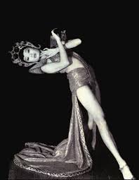 Burlesque Dancer Jadin Wong Performs The Dance Of The Moon Goddess At Forbidden City In The 1930s Vintage Burlesque Burlesque Dance