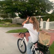Pin By Annalise Skidmore On Sports In 2020 Summer Aesthetic Summer Feeling Photo