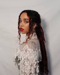 Fka Twigs On Instagram Travelled 6 Hrs From Newcastle This Morning But The Good Vibes Got Me Feeling Fresh As A Daisy Thank You Papa Riccardotisci17 Burberr I 2020