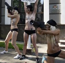 Protestaktion: Nackt-Demo ukrainischer Frauen eskaliert - Bilder & Fotos -  WELT