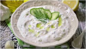 Zutaten 500 G Sahnequark 250 G Griechischer Joghurt 10 Fett 3 Zehen Knoblauch 1 Salatgurke 1 Tl Oliveno Tzatziki Original Rezept Tzatziki Tzatziki Rezept