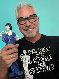 Look Elaine, he even got the little peep hole!!!