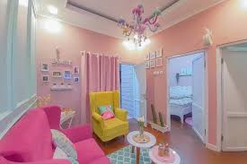 Desain dan denah rumah modern 2 lantai ukuran 7,5 x 12 m 3 kamar tidur dengan bata ekspos dan atap miring yang terlihat unik. Inspirasi Desain Rumah Tipe 36 Penuh Warna