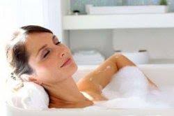 Sesimpel Ini Turunkan Kolesterol dan Kadar Gula Darah, Cukup Berendam Air  Hangat Selama Satu Jam!