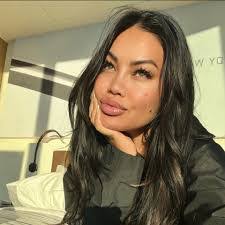 Lisa Allensworth's Instagram, Twitter & Facebook