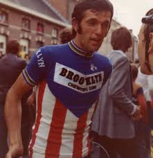 Das Retrodesign Unseres Trikots Dass Einst Roger De Vlaeminck Trug Lasst Sie Die Tour De France Der 70 80er Fahrradtrikot Fahrradfahren Trikot Tour De France