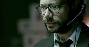 La casa di carta (o casa de papel che dir si voglia) parla di una rapina. La Casa Di Carta 5 Il Professore Parla Della Data D Uscita Rds 100 Grandi Successi