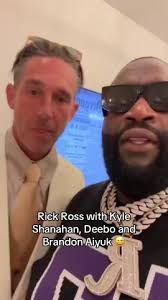 When an NFL QB throws a boomerang for the first time 😭 (via @buffalob...