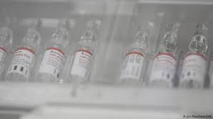 La primera fue aprobada para uso general el año pasado: Coronavirus Russia Agrees To Produce Sputnik V Vaccine In India News Dw 27 11 2020