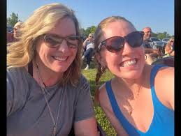 Where are you spending your Friday night? Some of the UAD crew is spending  it at Tonne Winery with the 5 Speeds! Comment a picture if you're here with  us! 🎸