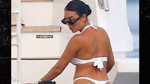Cristiano Ronaldo Squeezes Georgina Rodriguezs Butt During Vacation