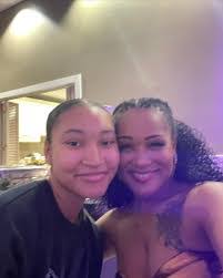 Yolanda Holliday's Instagram, Twitter & Facebook