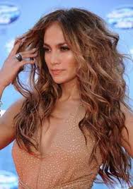 Saclarin Bile Kendine Ait Bir Modasi Var Unluler Tarafindan Cok Tercih Edilen Modeller Bir Anda Moda Akimi Haline Gelebiliy Sac Sac Ve Guzellik Jennifer Lopez