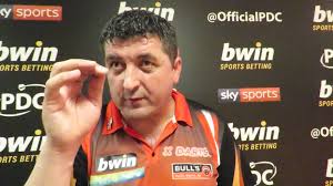 He plays in professional darts corporation events, having previously played in the british darts organisation. Mensur Suljovic I Ve Also Suffered With Dartitis So I Gave Berry Some Tips Sportvideos Tv