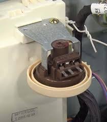 The pressure switch has a rubber diaphragm in its housing. Lg Washing Machine Pe Error Code Explained How To Fix It