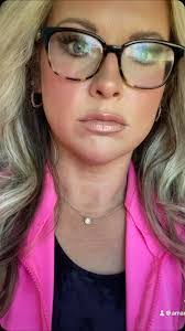 Amanda Deen's Instagram, Twitter & Facebook