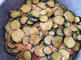 Davvero facili queste zucchine in padella, fatte con poco olio e una buona dose di cipolla e aglio. Una Ricetta Al Giorno Sformato Di Zucchine In Padella Puglia Planet