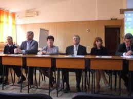 Oferta educaţională a liceului nostru păstrează specificul programului bilingv, urmărind, în afară de o pregătire aprofundată în domeniul limbii engleze. Colegiul National Bilingv George Cosbuc Youtube