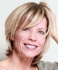 Dünnes haar ist für friseure ein schwieriges material. Kurze Frisuren Fur Altere Frauen 7 Haarschnitt Mittellanger Haarschnitt Haarschnitt Ideen