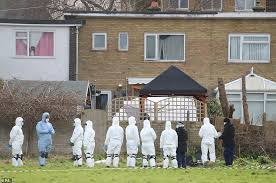 He pleaded guilty to kidnapping ms everard unlawfully and by four members of ms everard's family were present at the court as pc couzens answered the two charges with: Met Police Officer Wayne Couzens Arrives At Court To Face Charges Of Murder And Kidnap Express Digest