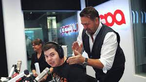 Radio europa fm afirmă că difuzează cea mai bună muzică din '80 până azi și știrile care contează. Cum L A Ajutat Horia Brenciu Pe Luca Pastia SÄƒ Dea Stirile Din Sport Video Europa Fm